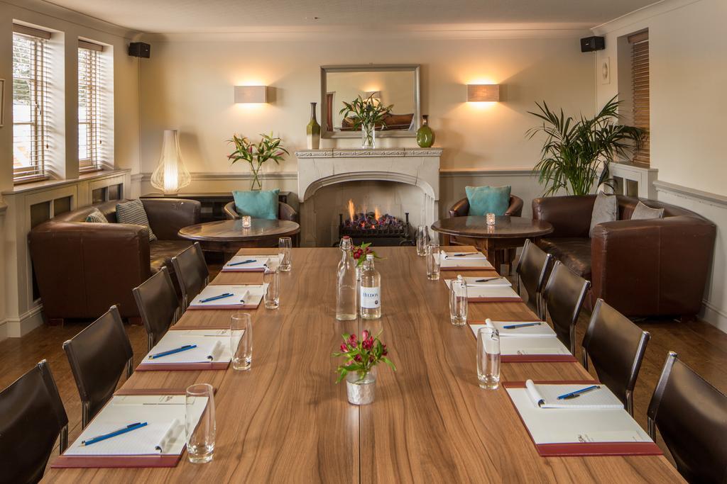 The Chequers Inn Биконсфилд Экстерьер фото