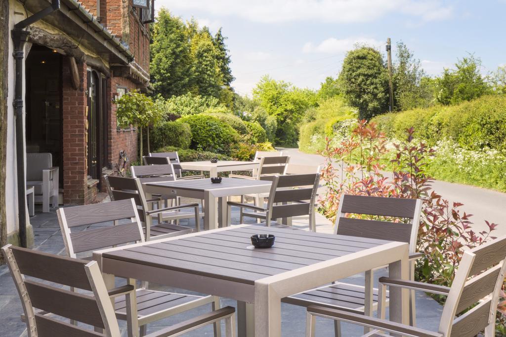 The Chequers Inn Биконсфилд Экстерьер фото